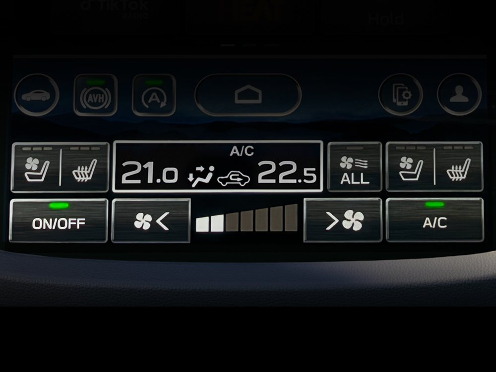 Dual automatic climate controls for 2025 Forester Convenience to Premier trims.